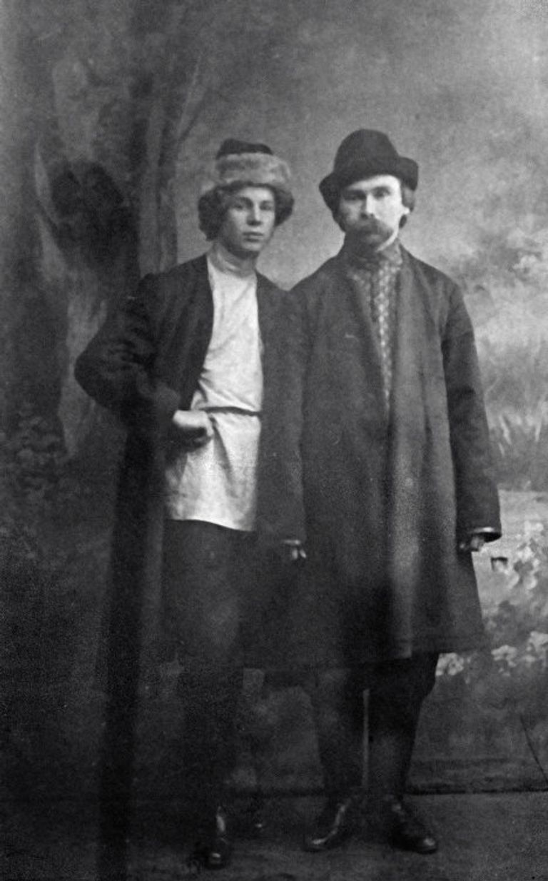 Поэты Сергей Есенин и Николай Клюев Поэты Сергей Есенин и Николай Клюев