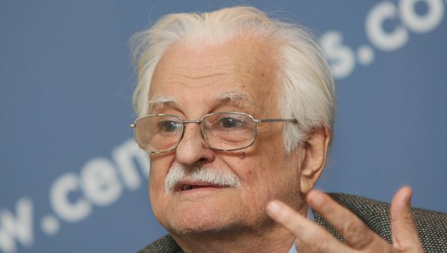 П/к президента Гильдии кинорежиссеров России Марлена Хуциева П/к президента Гильдии кинорежиссеров России Марлена Хуциева