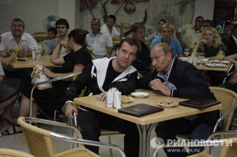 Президент РФ Д.Медведев и премьер-министр РФ В.Путин в Сочи Президент РФ Д.Медведев и премьер-министр РФ В.Путин в Сочи