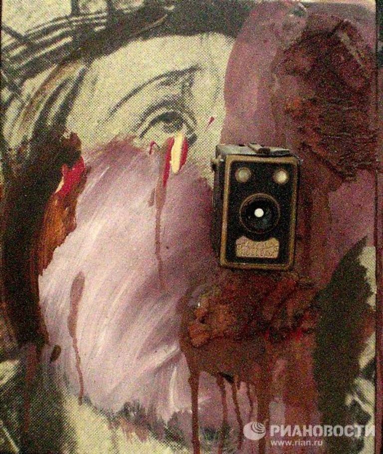 Вольф Востелл (Wolf Vostell) Человек с камерой, 1979 Вольф Востелл (Wolf Vostell) Человек с камерой, 1979