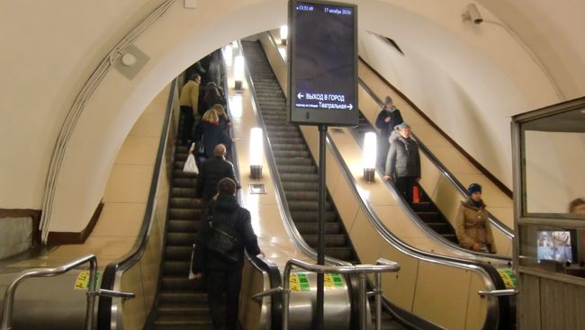 Новые инфоэкраны в Московском метро. Архив Новые инфоэкраны в Московском метро. Архив