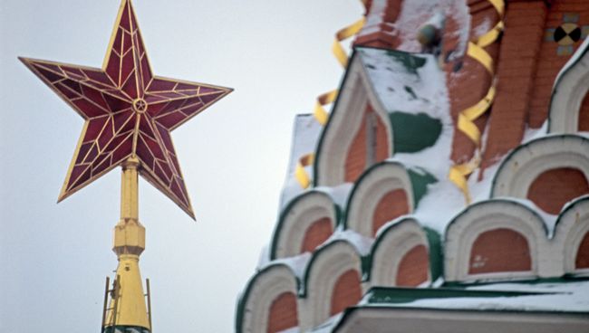 Кремлевская звезда на Спасской башне Кремлевская звезда на Спасской башне
