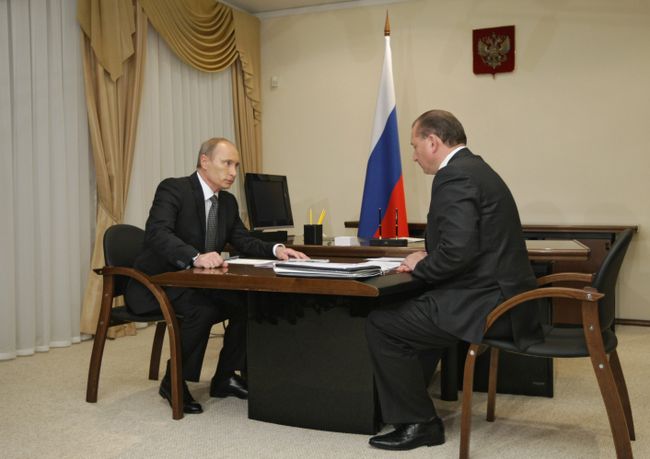 Премьер-министр РФ Владимир Путин встретился с губернатором Самарской области