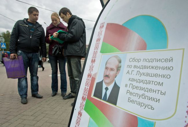 Начался сбор подписей в поддержку потенциальных кандидатов на пост президента Белоруссии Начался сбор подписей в поддержку потенциальных кандидатов на пост президента Белоруссии