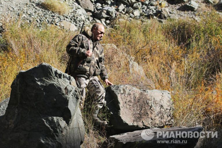 Премьер-министр РФ Владимир Путин во время экспедиции в Убсунурскую котловину Премьер-министр РФ Владимир Путин во время экспедиции в Убсунурскую котловину