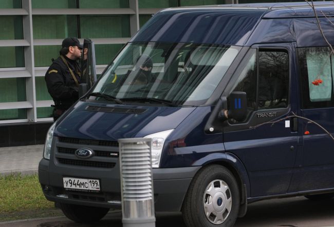 У здания Национального резервного банка. Архив У здания Национального резервного банка. Архив