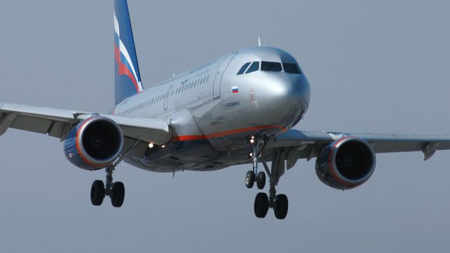 Самолет авиакомпании Аэрофлот. Архив