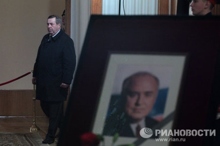 Прощание с экс-главой правительства России Виктором Черномырдиным Прощание с экс-главой правительства России Виктором Черномырдиным