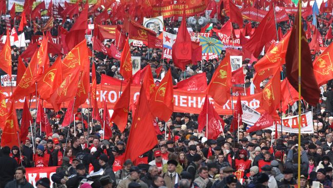 Шествие в честь годовщины Октябрьской революции в Москве Шествие в честь годовщины Октябрьской революции в Москве