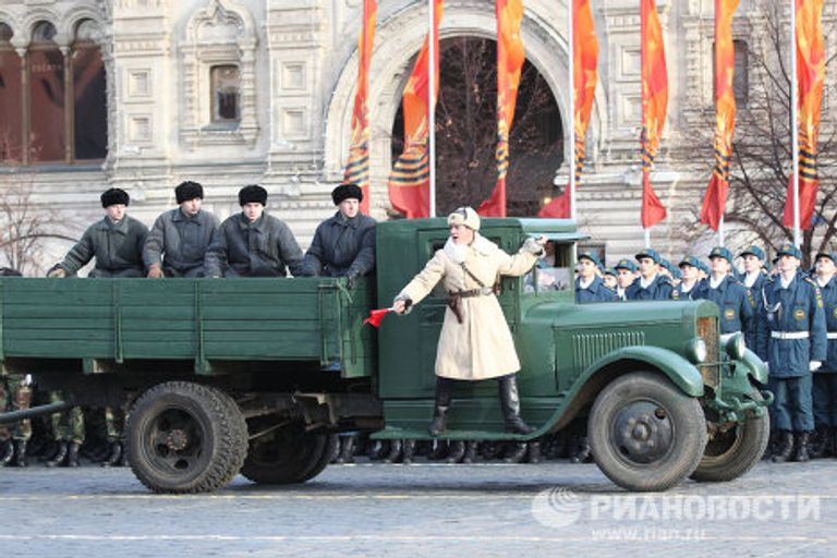 Марш в честь 69-й годовщины парада 7 ноября 1941 года