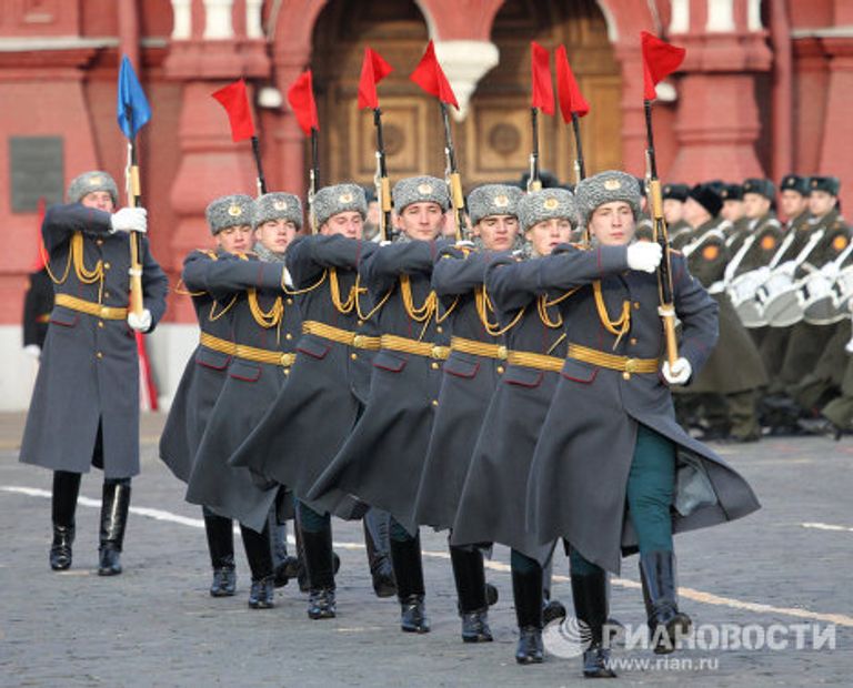 Марш в честь 69-й годовщины парада 7 ноября 1941 года