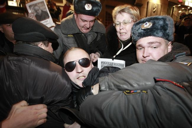 Координатор Левого фронта Сергей Удальцов во время акции День гнева у здания московской мэрии. Архив.