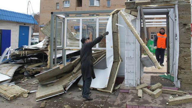 В столице продолжается снос незаконно установленых ларьков и киосков В столице продолжается снос незаконно установленых ларьков и киосков