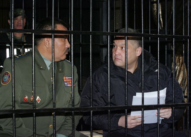 Суд над обвиняемыми в расстреле митингующих в Киргизии