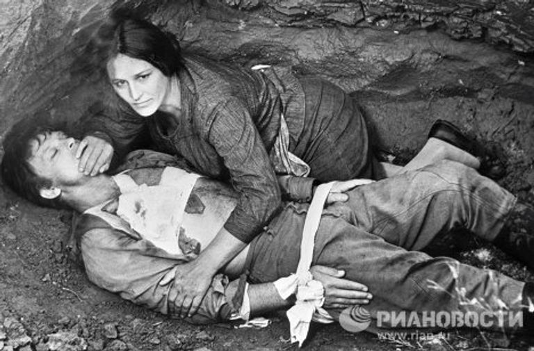 Мордюкова и Дворжецкий в фильме Возврата нет Мордюкова и Дворжецкий в фильме Возврата нет