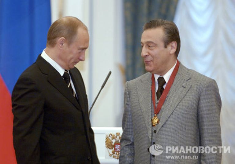 В.Путин, Г.Хазанов во время награждения В.Путин, Г.Хазанов во время награждения