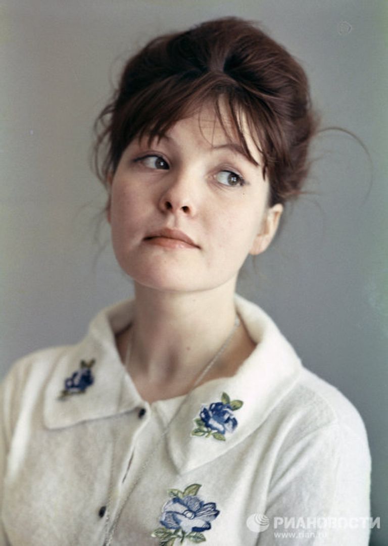 Белла Ахмадулина Белла Ахмадулина
