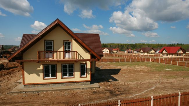 Строительство коттеджей в дачном поселке 