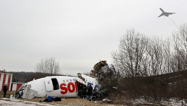 На месте аварийной посадки Ту-154 в Домодедово работает следственная группа