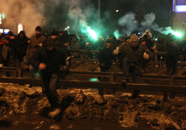 Фанаты ФК Спартак перекрыли Ленинградское шоссе Фанаты ФК Спартак перекрыли Ленинградское шоссе