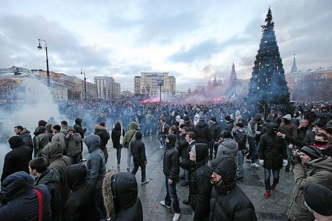Митинг фанатов на Манежной площади в Москве Митинг фанатов на Манежной площади в Москве