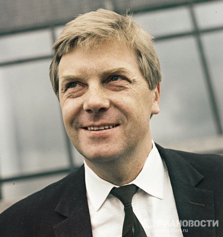 Артист Анатолий Кузнецов Артист Анатолий Кузнецов