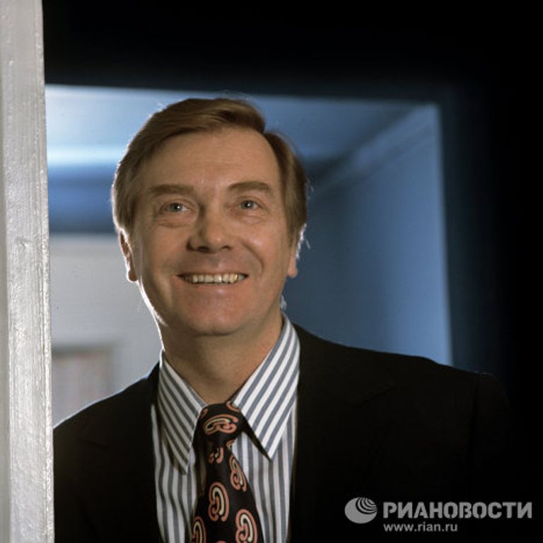 Анатолий Кузнецов, актер театра и кино, заслуженный артист РСФСР Анатолий Кузнецов, актер театра и кино, заслуженный артист РСФСР