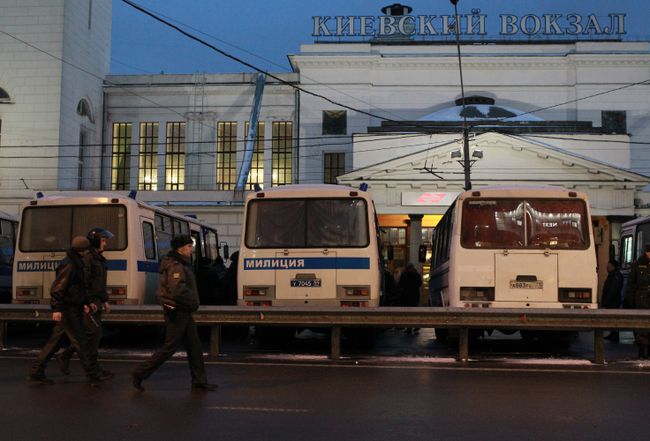 Меры безопасности у Киевского вокзала Меры безопасности у Киевского вокзала