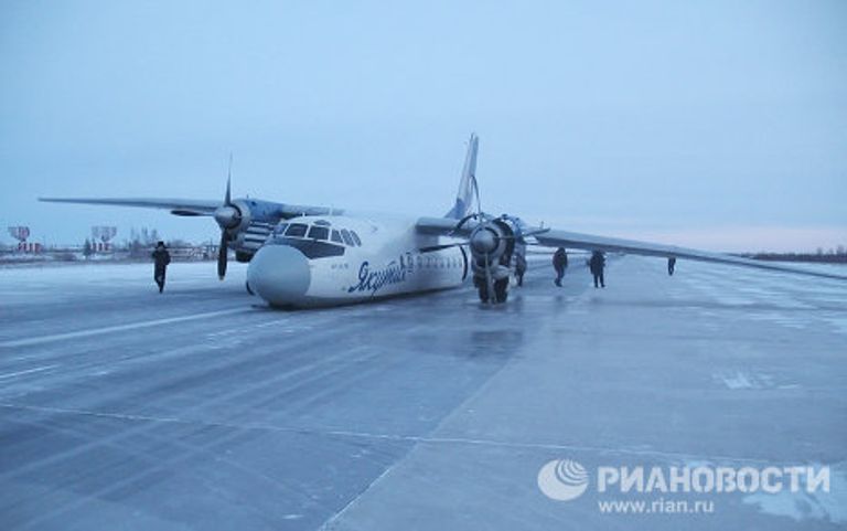 ЧП на взлетно-посадочной полосе в аэропорту Якутска ЧП на взлетно-посадочной полосе в аэропорту Якутска