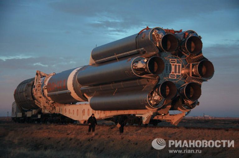 Ракета-носитель Протон-М с разгонным блоком Бриз-М и европейским телекоммуникационным спутником КА-САТ Ракета-носитель Протон-М с разгонным блоком Бриз-М и европейским телекоммуникационным спутником КА-САТ