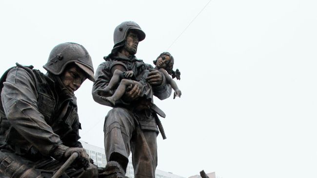Открытие памятника спасателям и пожарным в Москве Открытие памятника спасателям и пожарным в Москве