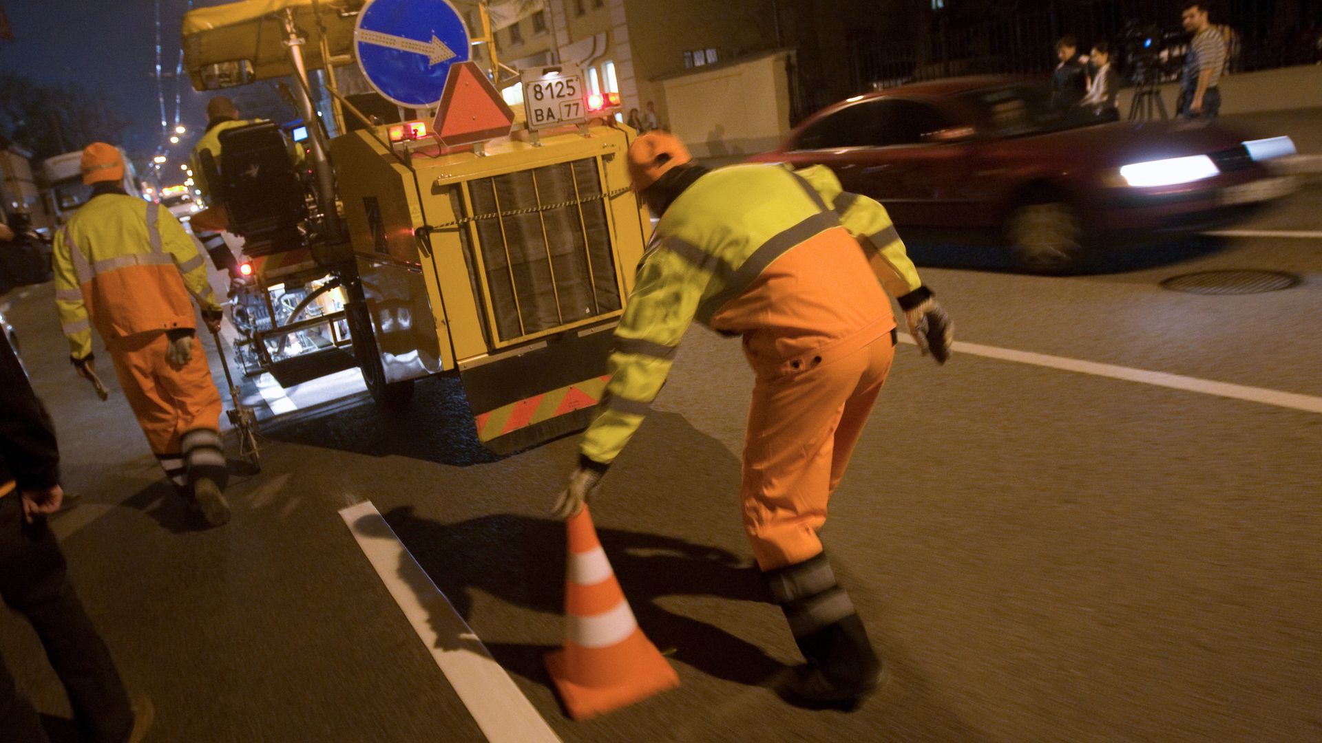 Обновление дорожной разметки в Москве Обновление дорожной разметки в Москве - РИА Новости, 1920, 27.06.2025