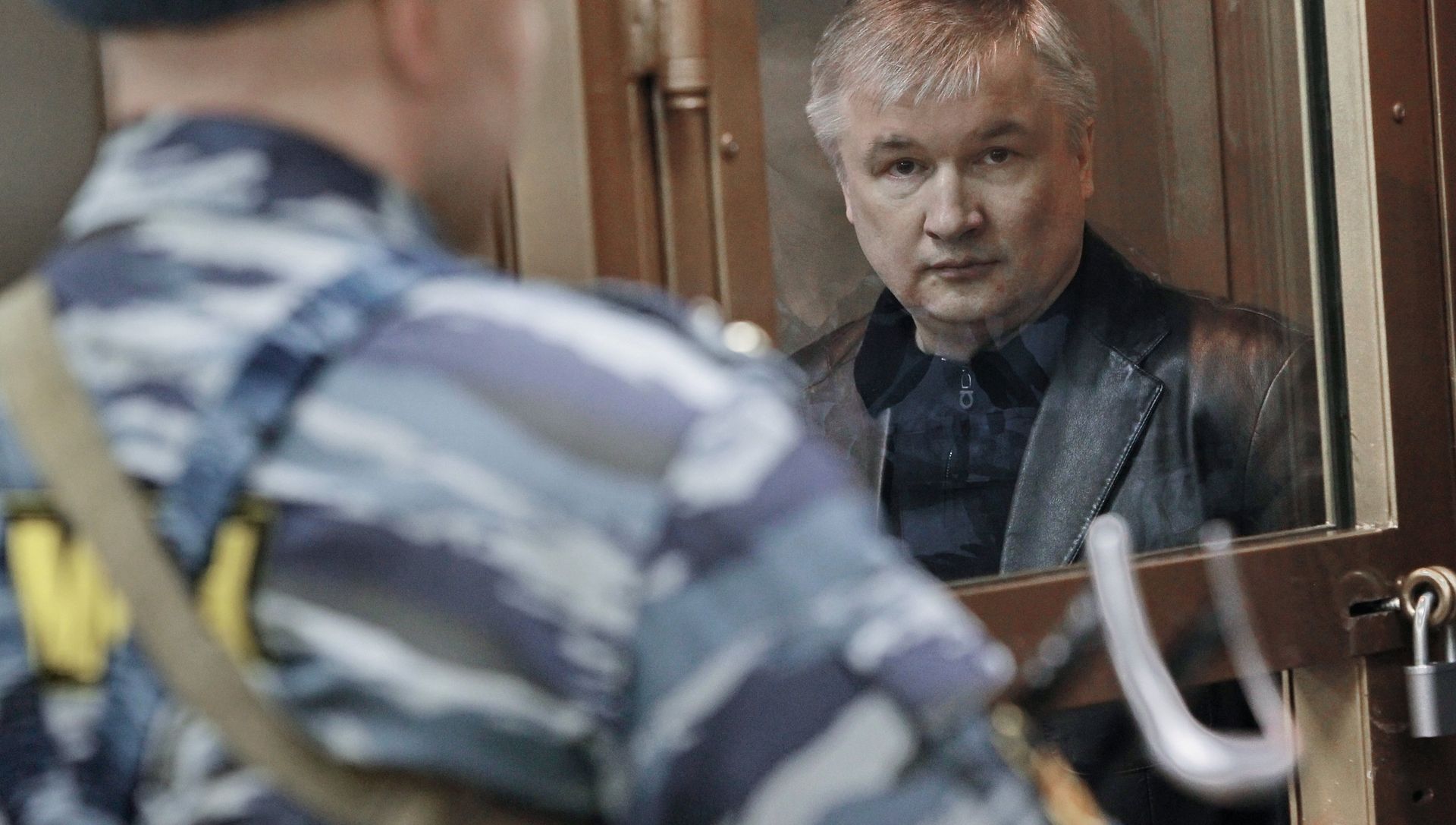 Экс-сенатор от Башкирии Изместьев приговорен к пожизненному заключению. Архивное фото Экс-сенатор от Башкирии Изместьев приговорен к пожизненному заключению. Архивное фото - РИА Новости, 1920, 17.01.2018