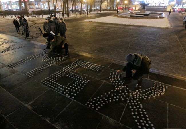 В финале «Центрального телевидения», когда вся съемочная группа подпевала Киркорову, держа в руках таблички со своими ФИО, у одной из девушек было написано «Свободу МБХ». В финале «Центрального телевидения», когда вся съемочная группа подпевала Киркорову, держа в руках таблички со своими ФИО, у одной из девушек было написано «Свободу МБХ».