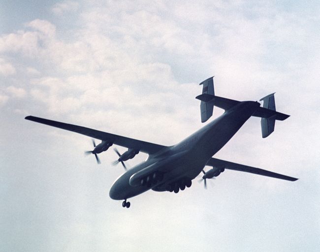 Самолет Ан-22. Архив.