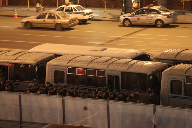 Сотрудники правоохранительных органов на Триумфальной площади. Архив