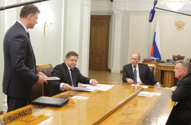 Премьер-министр РФ В.Путин встретился с С.Шматко, Б.Громовым и Н.Швецом Премьер-министр РФ В.Путин встретился с С.Шматко, Б.Громовым и Н.Швецом