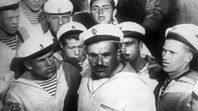Кадр из фильма Броненосец Потемкин Кадр из фильма Броненосец Потемкин