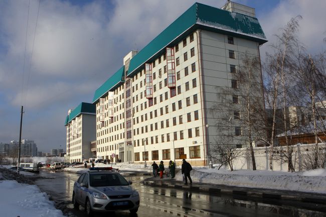 Опознание тел погибших в результате взрыва в аэропорту Домодедово в судебно-медицинском морге в Котляках Опознание тел погибших в результате взрыва в аэропорту Домодедово в судебно-медицинском морге в Котляках