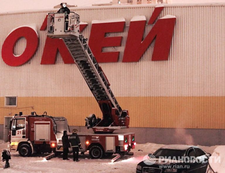 Обрушение кровли в сетевом магазине О'кей в Санкт-Петербурге Обрушение кровли в сетевом магазине О'кей в Санкт-Петербурге