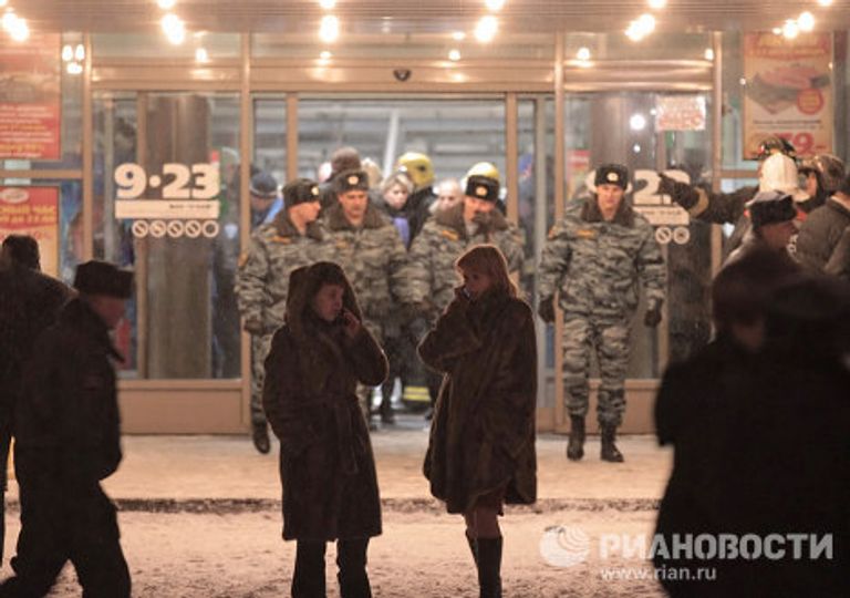 Обрушение кровли в сетевом магазине О'кей в Санкт-Петербурге Обрушение кровли в сетевом магазине О'кей в Санкт-Петербурге