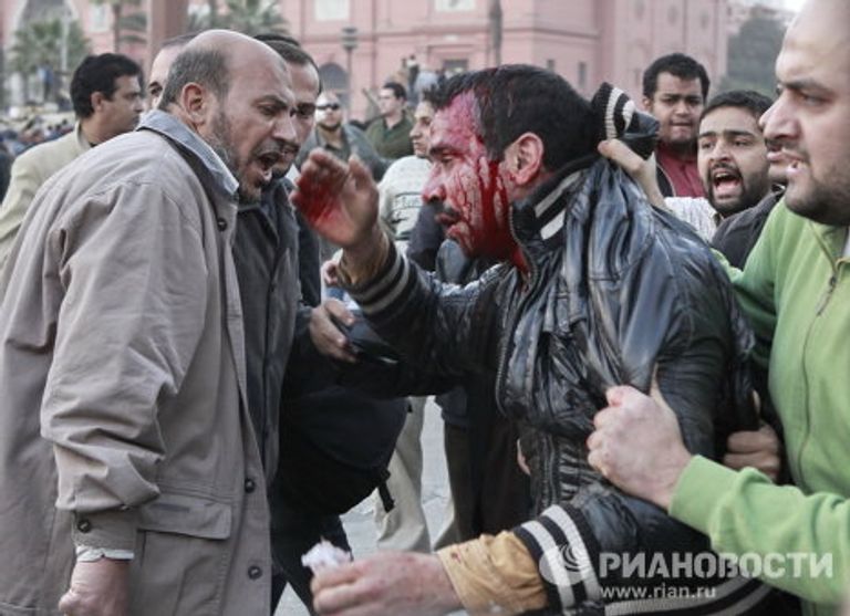 Столкновения сторонников и противников Хосни Мубарака в Каире