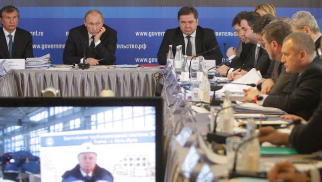 Премьер-министр РФ В.Путин провел совещание о результатах работы ТЭК в 2010 году