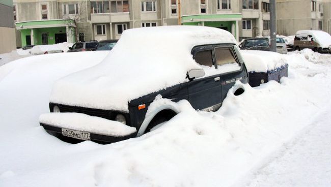 Автомобиль в сугробе