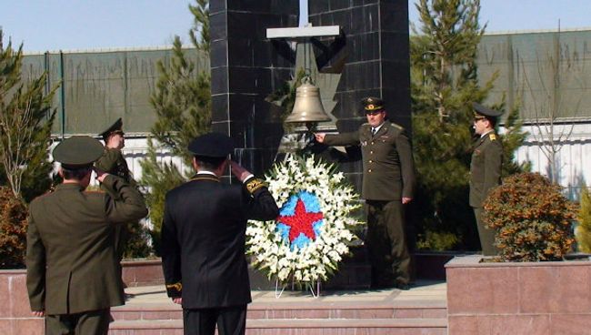 В посольстве РФ в Афганистане возложили венки к памятнику воинам-интернационалистам В посольстве РФ в Афганистане возложили венки к памятнику воинам-интернационалистам
