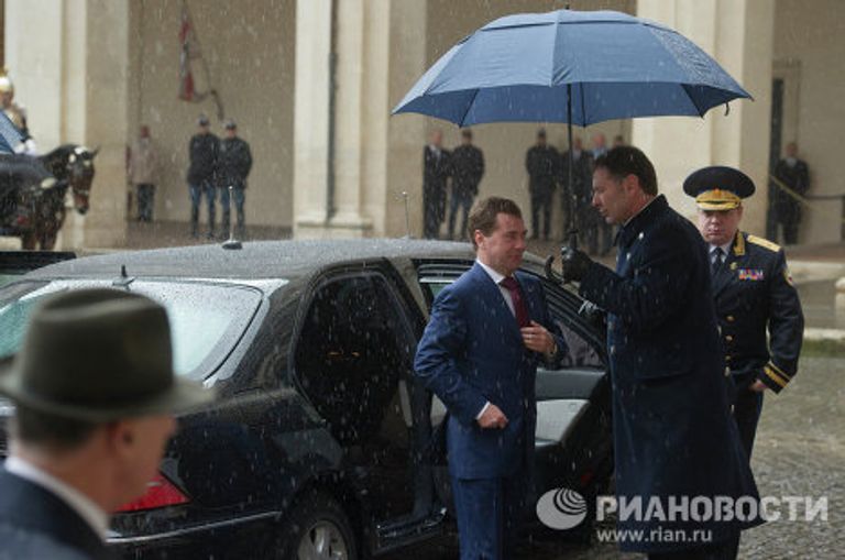 Президент РФ Д.Медведев прибыл с официальным визитом в Италию Президент РФ Д.Медведев прибыл с официальным визитом в Италию