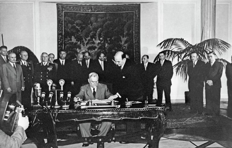 Подписание Варшавского договора в 1955 году