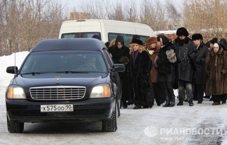 Похороны брата Аллы Пугачевой в Москве Похороны брата Аллы Пугачевой в Москве