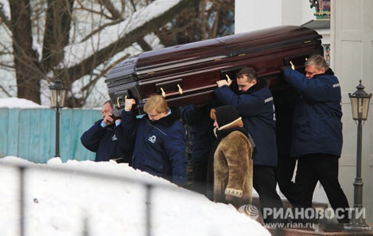 Похороны брата Аллы Пугачевой в Москве Похороны брата Аллы Пугачевой в Москве