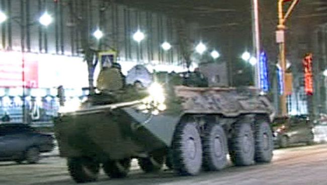 Боевики обстреляли объекты МВД и ФСБ в Нальчике. Видео с места событий